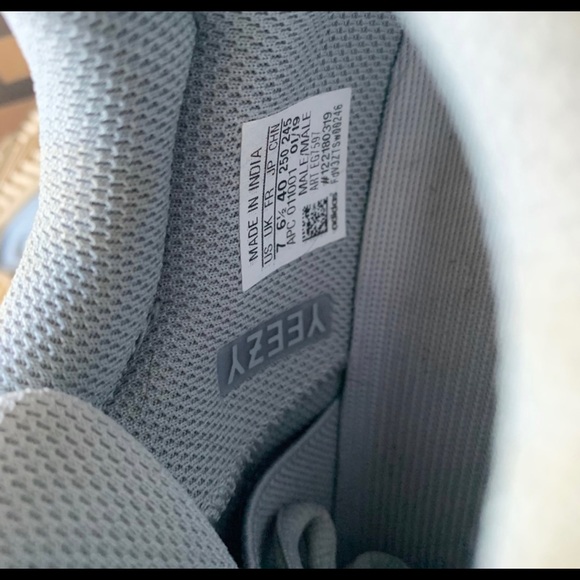 Yeezy boost 700 INERTIA - Picture 6 of 6